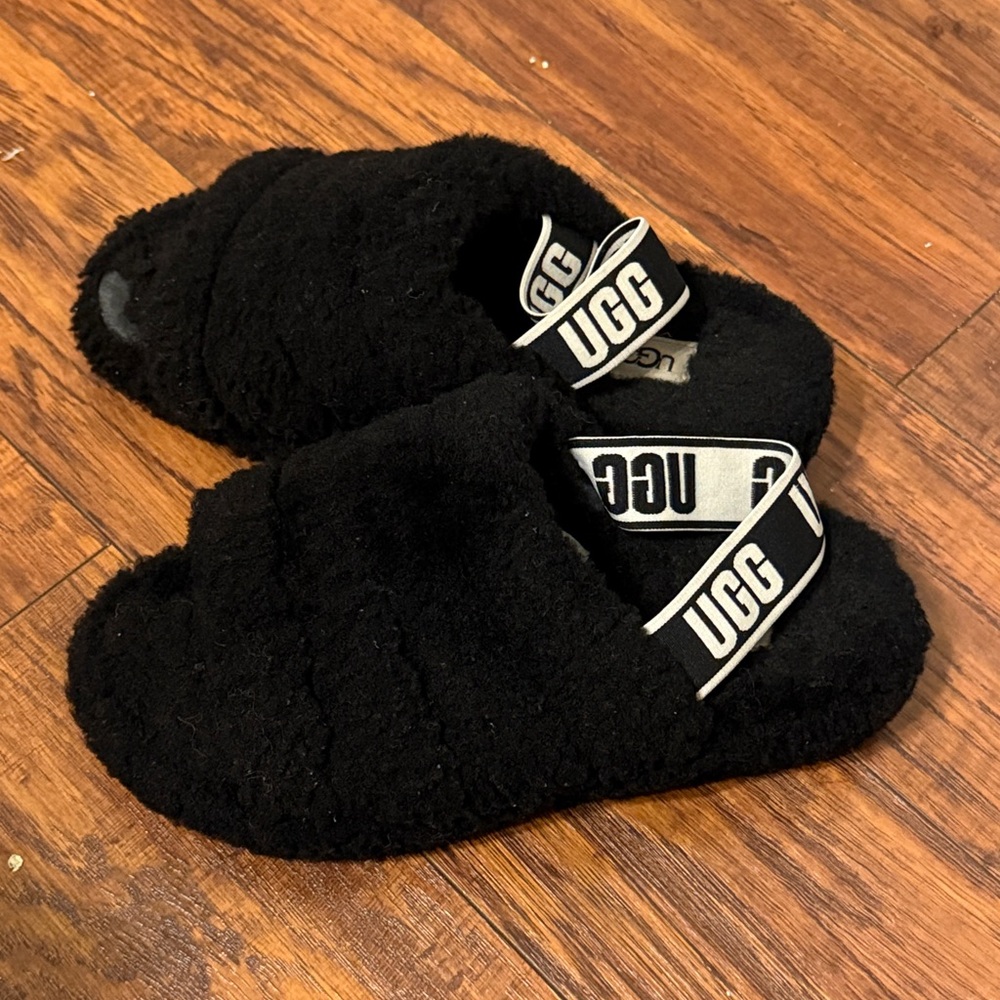 UGG Women's Fluff Oh Yeah Platform Slide US 8 Black Fuzzy Fur Slingback Sandals